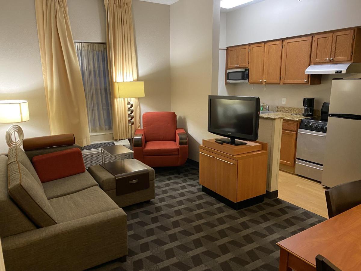 Mainstay Suites Middleburg Heights Cleveland Airport Extérieur photo