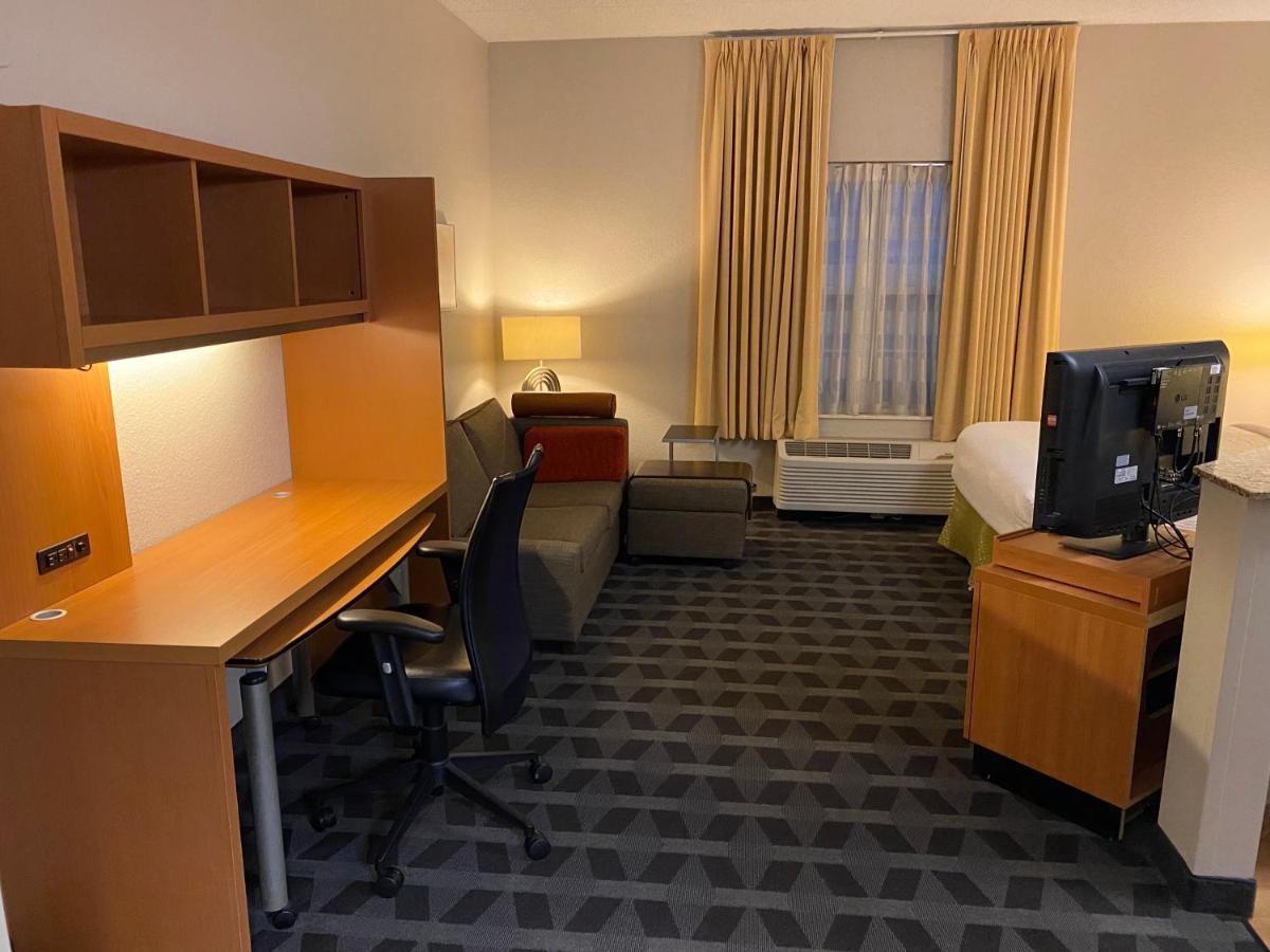 Mainstay Suites Middleburg Heights Cleveland Airport Extérieur photo
