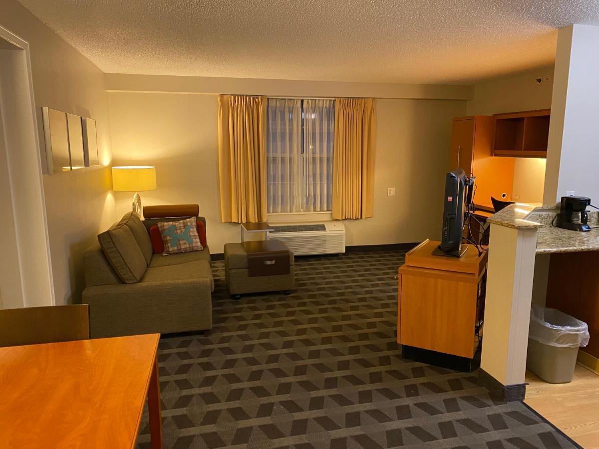 Mainstay Suites Middleburg Heights Cleveland Airport Extérieur photo