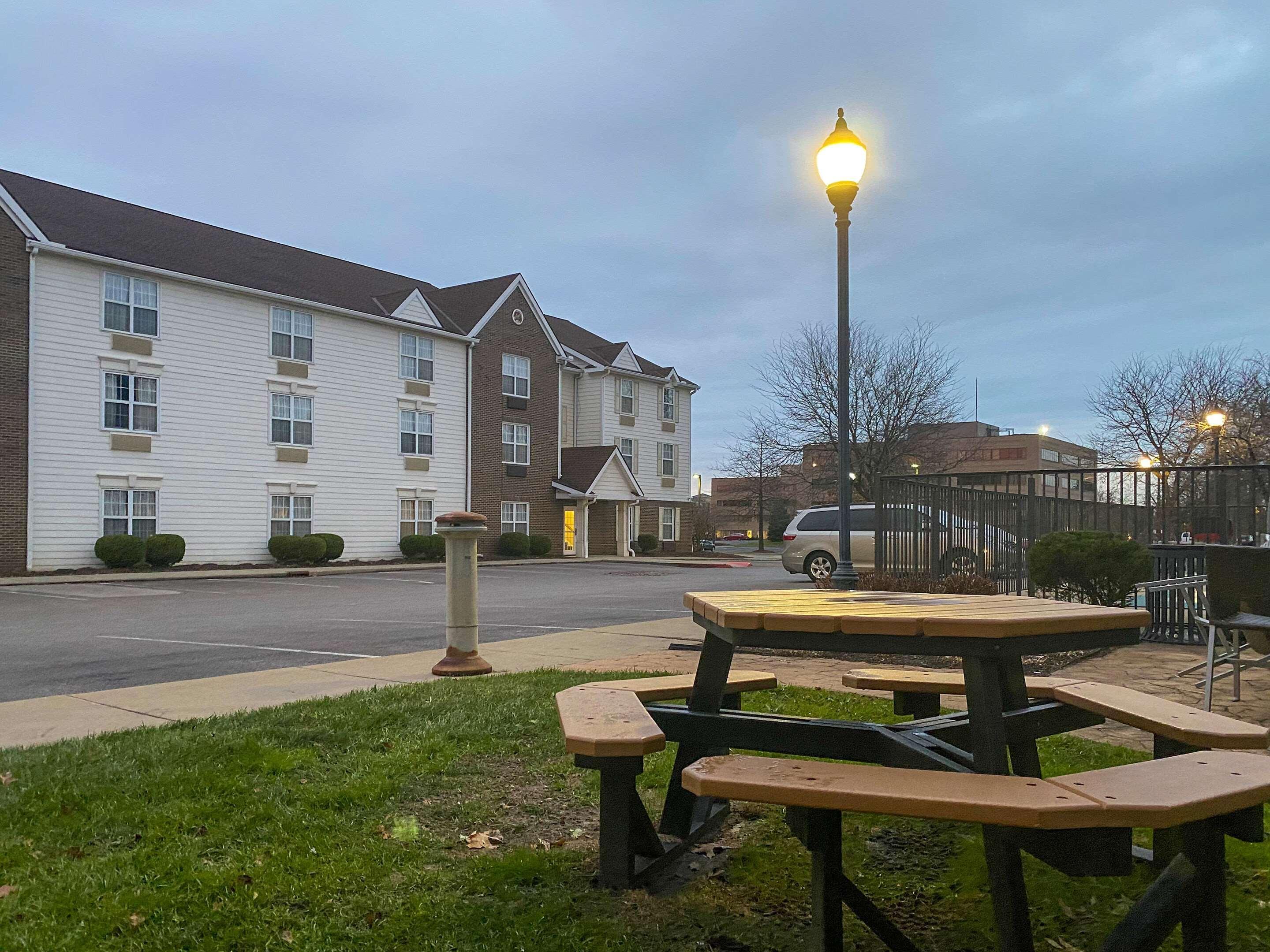 Mainstay Suites Middleburg Heights Cleveland Airport Extérieur photo