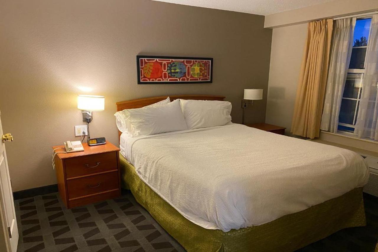 Mainstay Suites Middleburg Heights Cleveland Airport Extérieur photo
