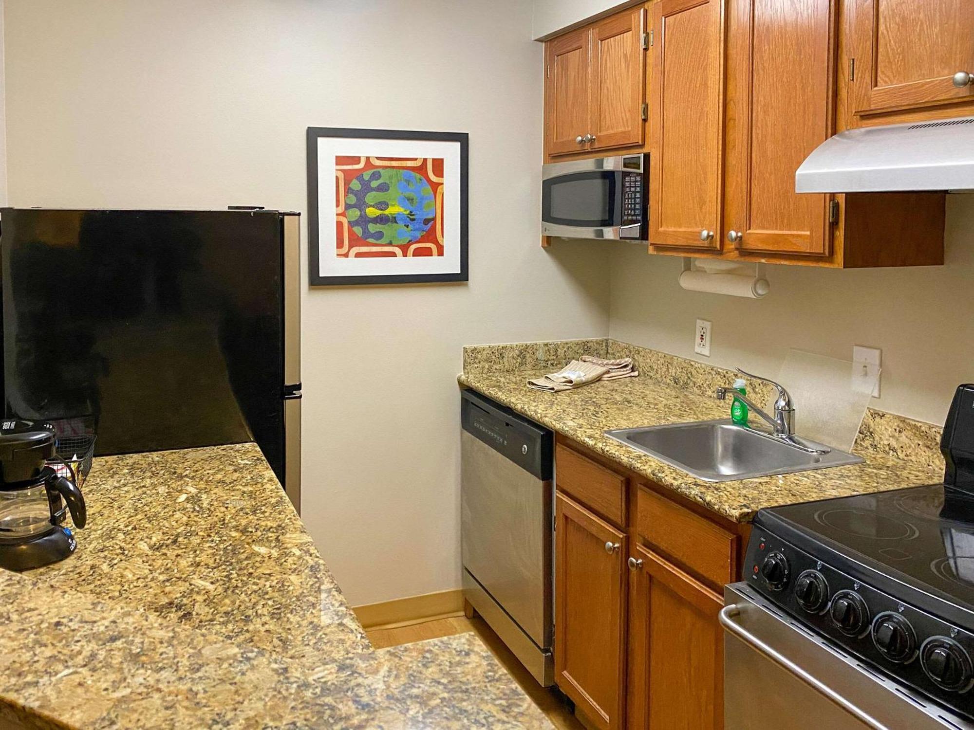 Mainstay Suites Middleburg Heights Cleveland Airport Extérieur photo