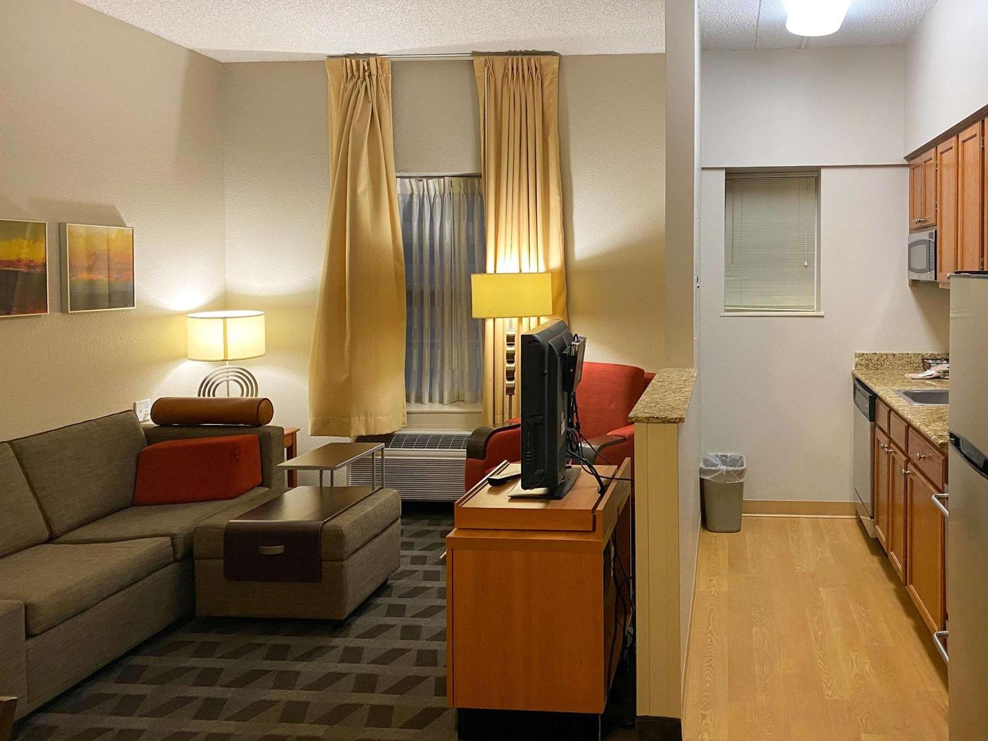 Mainstay Suites Middleburg Heights Cleveland Airport Extérieur photo