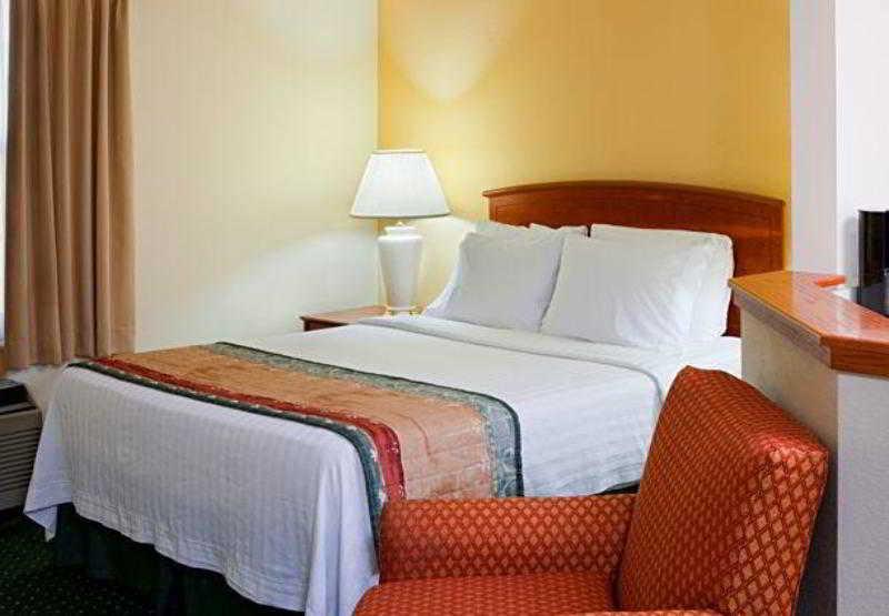 Mainstay Suites Middleburg Heights Cleveland Airport Extérieur photo