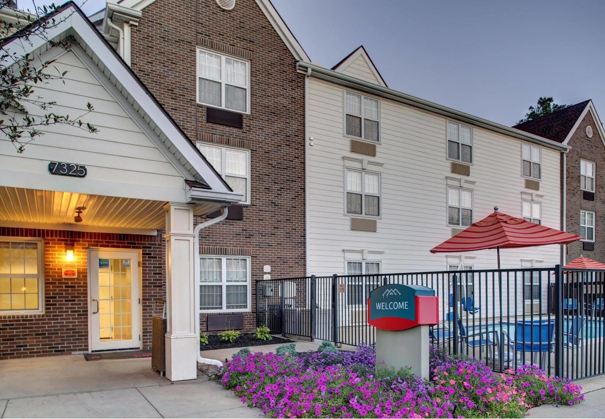 Mainstay Suites Middleburg Heights Cleveland Airport Extérieur photo
