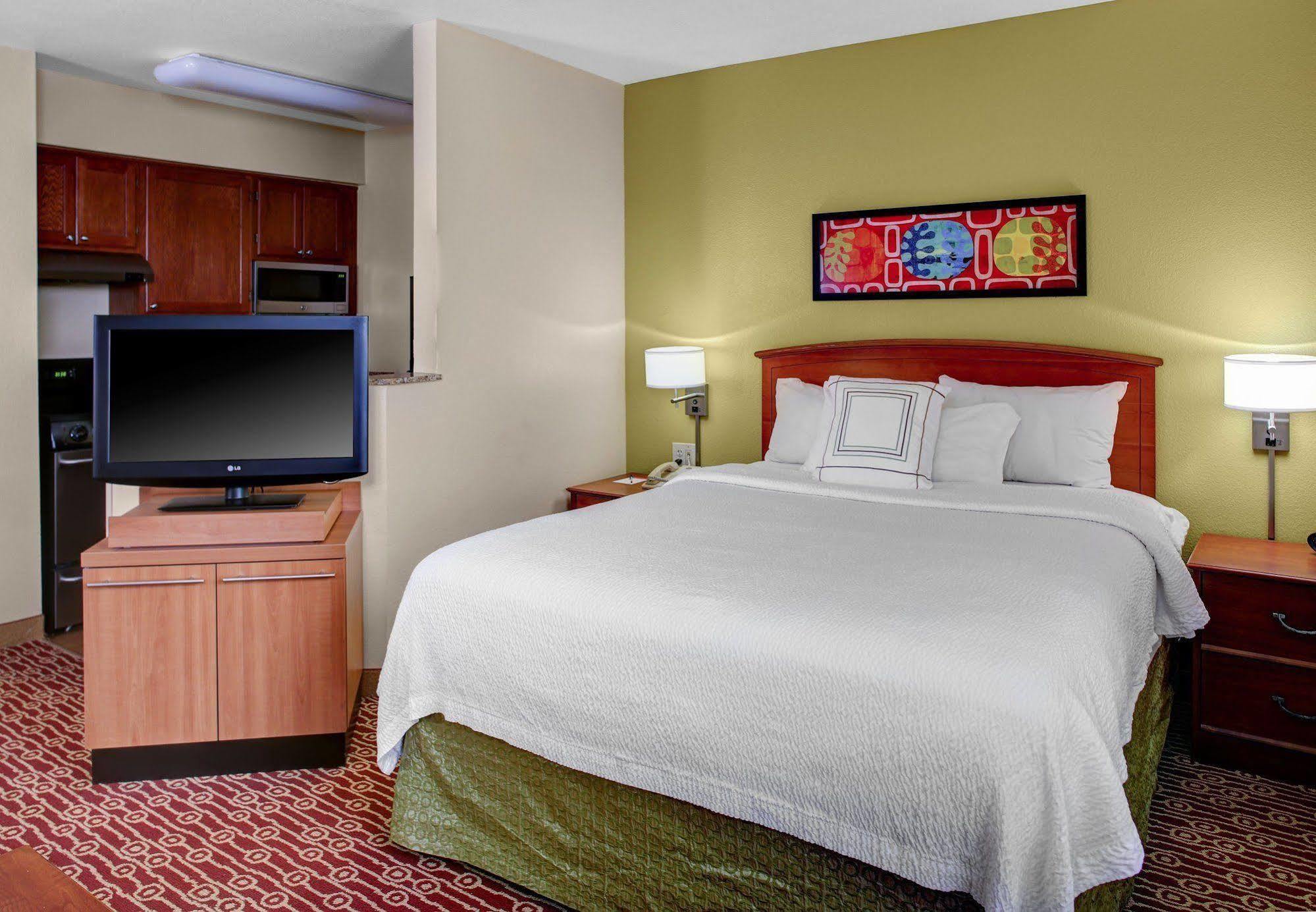 Mainstay Suites Middleburg Heights Cleveland Airport Extérieur photo