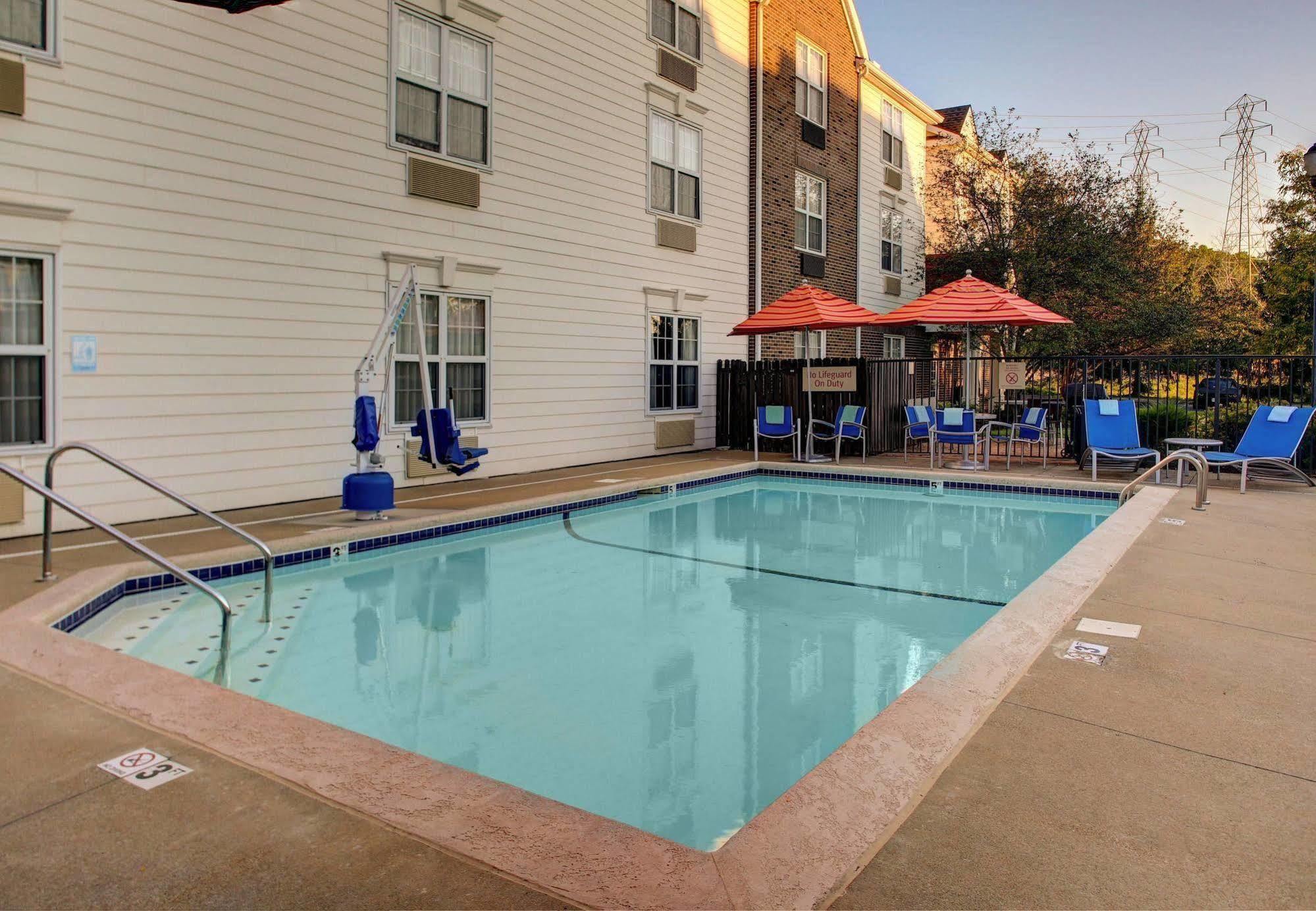 Mainstay Suites Middleburg Heights Cleveland Airport Extérieur photo